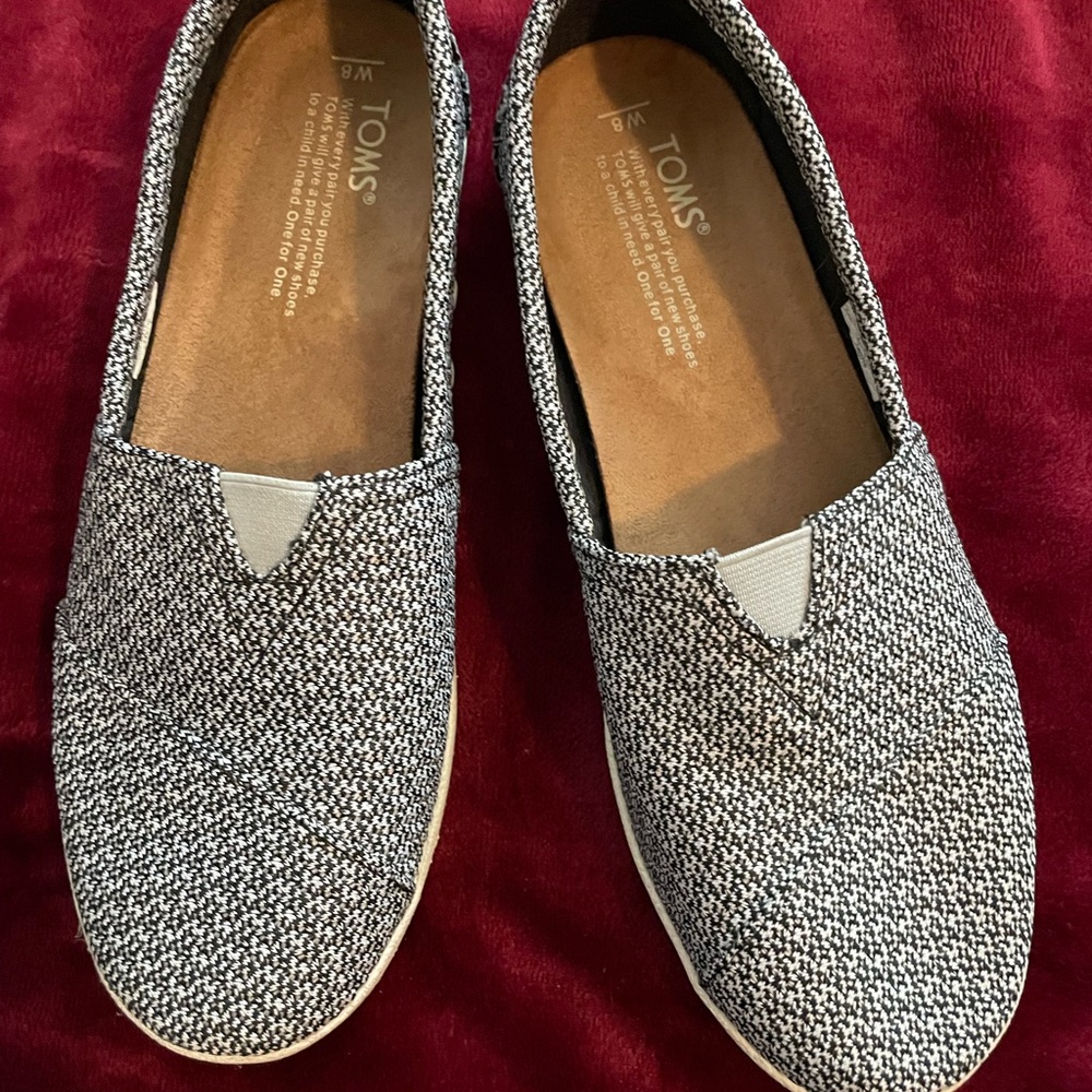 Tom’s Womens Avalon slip ons